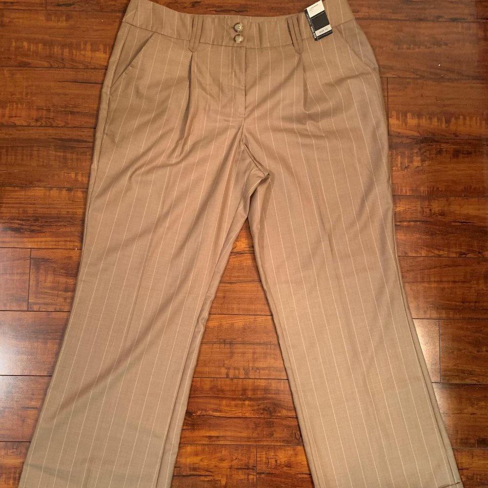 🦋Brown & White Pin Striped Dress Pants Size 16